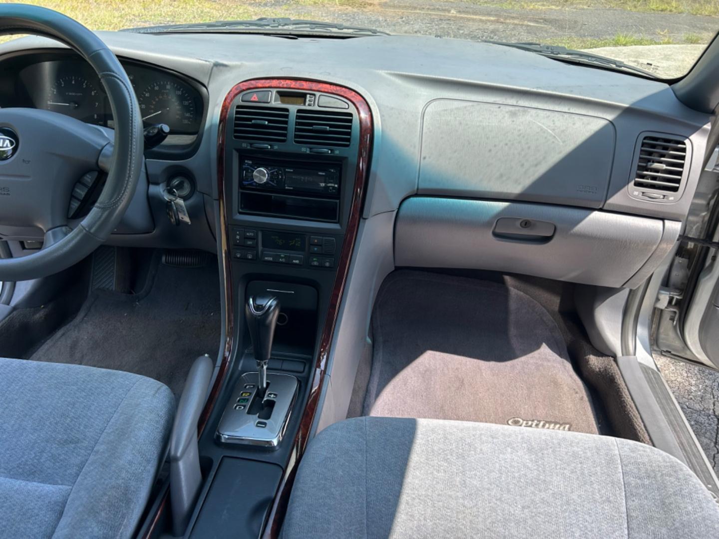 2004 Kia Optima (KNAGD126945) , located at 1758 Cassat Ave., Jacksonville, FL, 32210, (904) 384-2799, 30.286720, -81.730652 - $3500.00----------2004 KIA OPTIMA LX 129,627 MILES EXTRA CLEAN ICE-COLD AIR CONDITIONING 4-DOOR SUNROOF ALLOYS SPOILER RUNS GREAT ASK ABOUT 50/50 BHPH FINANCING FOR THIS VEHICLE CALL US NOW @ 904-384-2799 - Photo#14